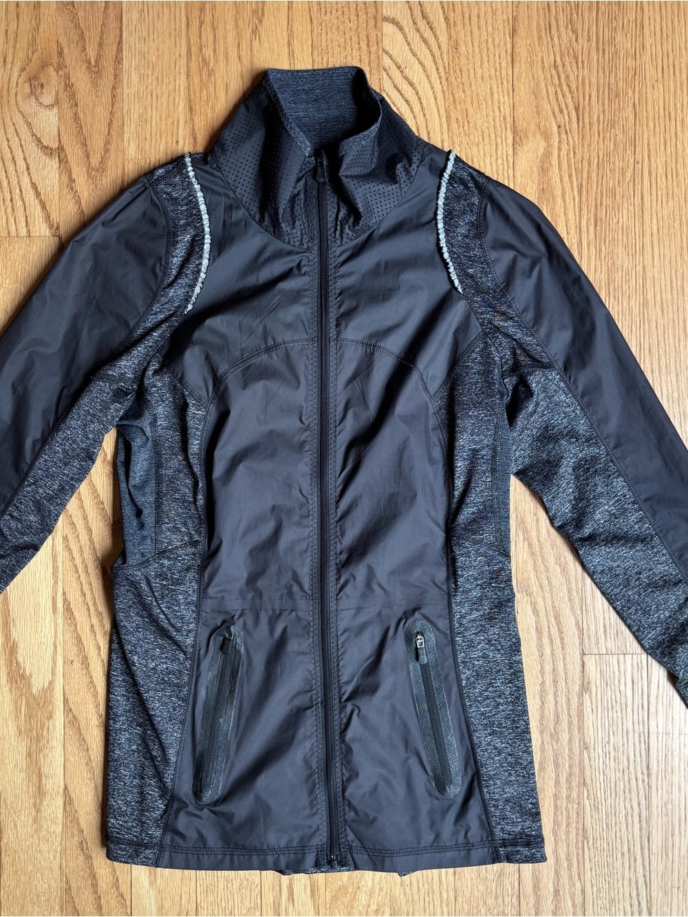 Lululemon Run Featherweight Hybrid Jacket Heathered Charcoal and Black 4